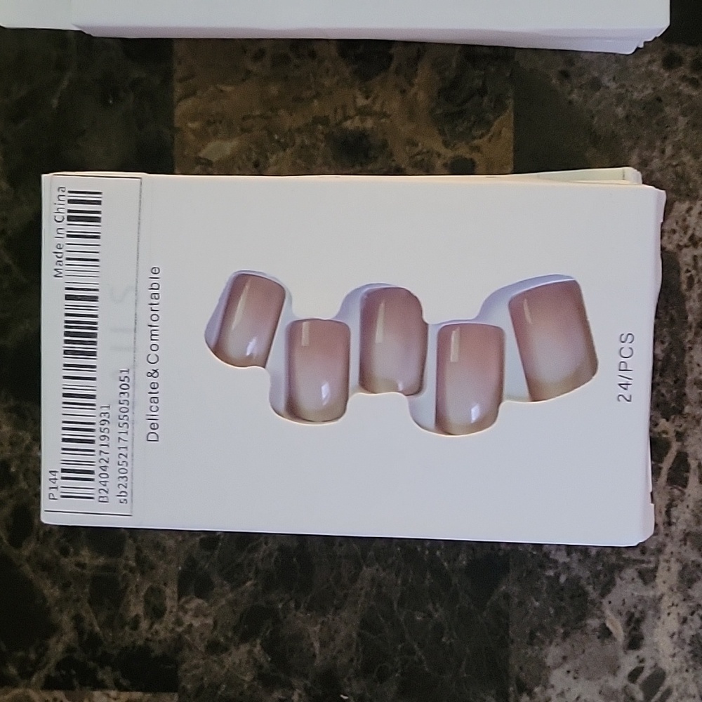 press on nails